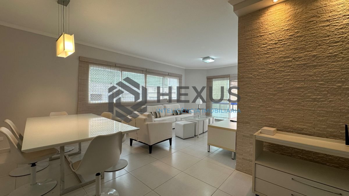 Foto 3 de Apartamento reformado e lazer a 300m da praia na região da Brunella na Enseada, Guarujá