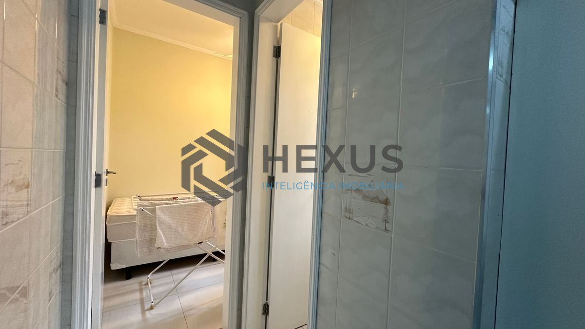 Foto 9 de Apartamento reformado e lazer a 300m da praia na região da Brunella na Enseada, Guarujá