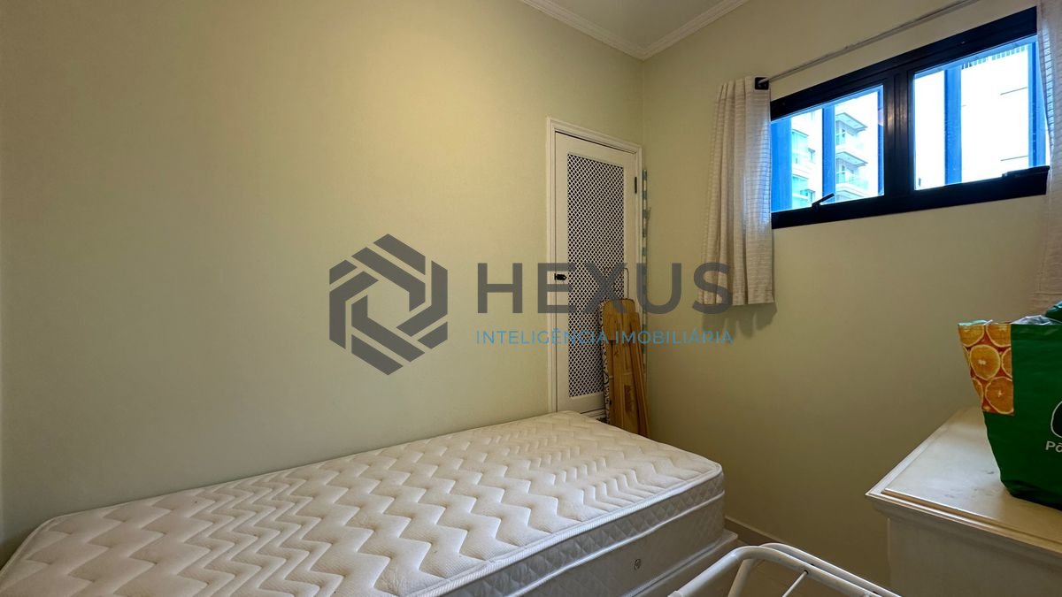 Foto 10 de Apartamento reformado e lazer a 300m da praia na região da Brunella na Enseada, Guarujá