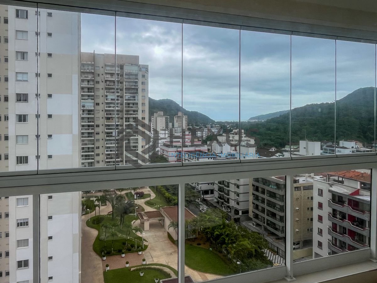 Foto 17 de Apartamento reformado com varanda e lazer na região do Jardim Las Palmas no Jardim Astúrias, Guarujá