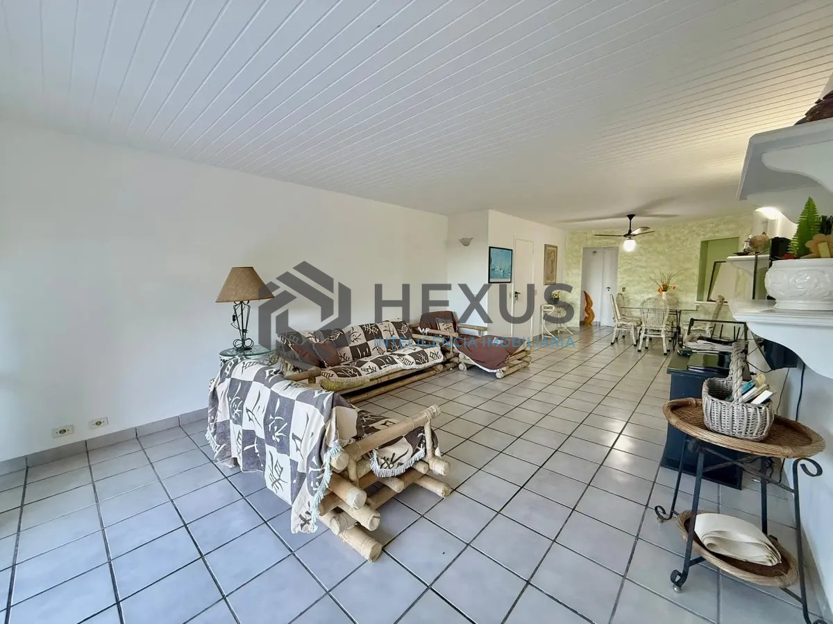 Foto 12 de Apartamento com varanda e lazer na beira mar no Morro Sorocotuba na Enseada, Guarujá