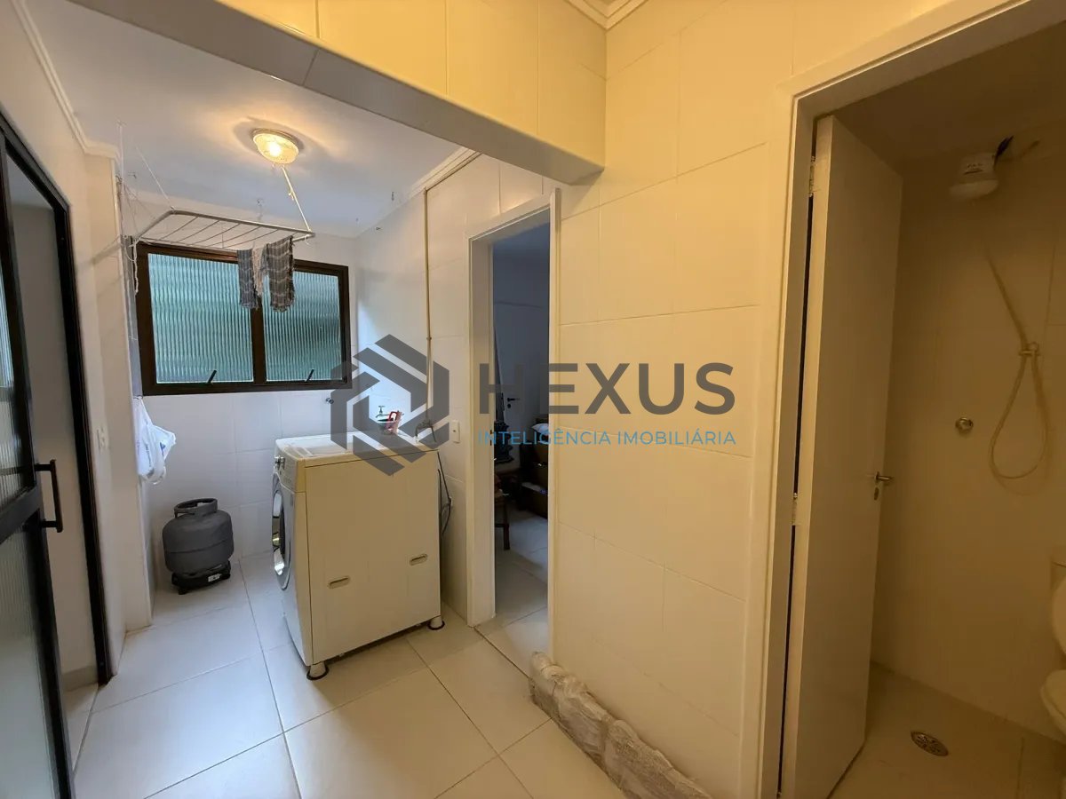 Foto 40 de Apartamento reformado com varanda e lazer na beira mar no Morro Sorocotuba na Enseada, Guarujá