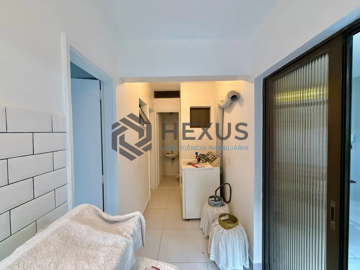Foto 20 de Apartamento reformado com varanda vista mar e lazer na beira mar no Morro Sorotocuba na Enseada, Guarujá