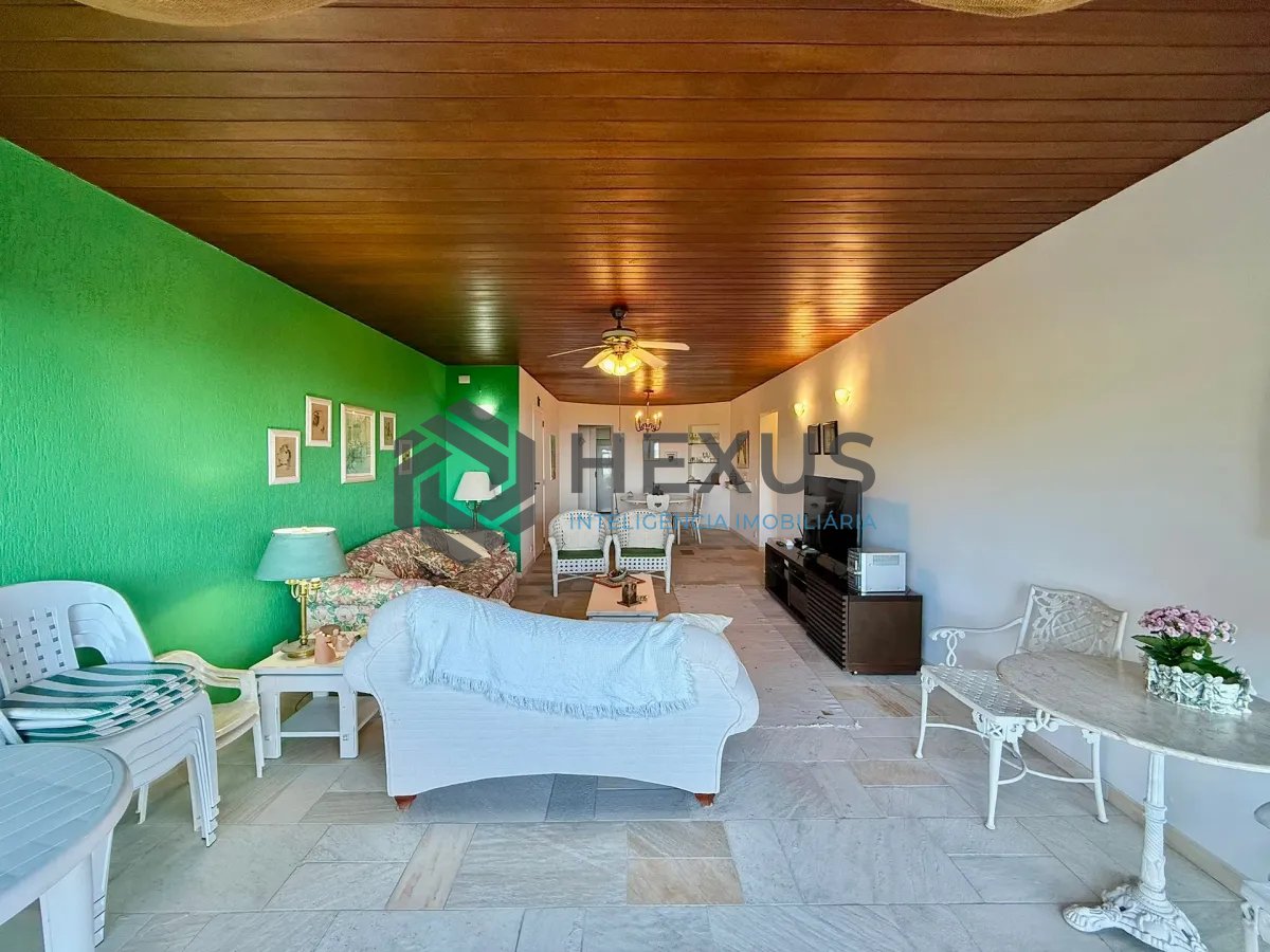 Foto 4 de Apartamento com varanda vista mar e lazer na beira mar no Morro Sorocotuba na Enseada, Guarujá