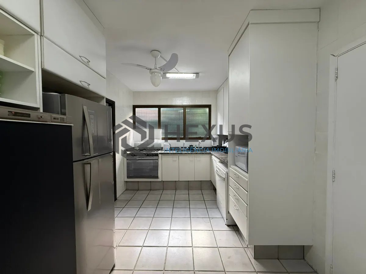 Foto 19 de Apartamento com varanda vista mar e lazer na beira mar do Morro Sorocotuba na Enseada, Guarujá