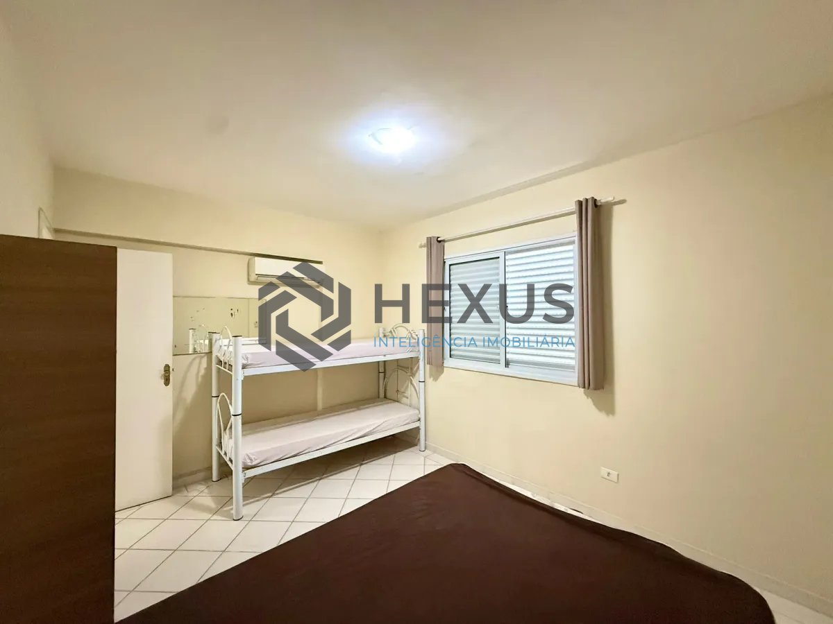 Foto 17 de Apartamento com varanda e lazer a 500m da praia na Enseada, Guarujá