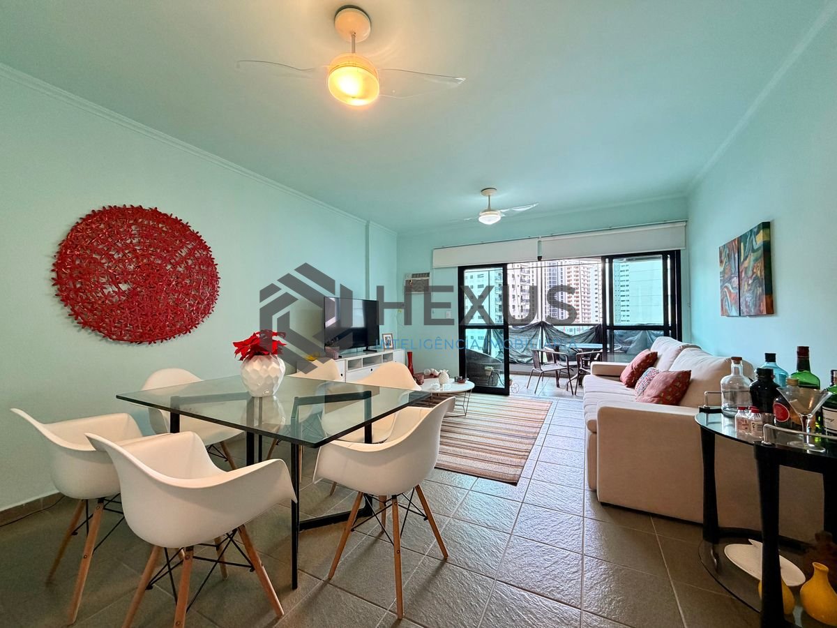 Foto 2 de Apartamento reformado com varanda e lazer no Jardim Astúrias, Guarujá