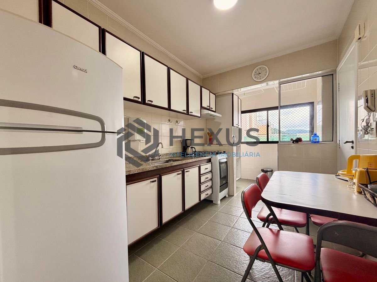Foto 16 de Apartamento reformado com varanda e lazer no Jardim Astúrias, Guarujá