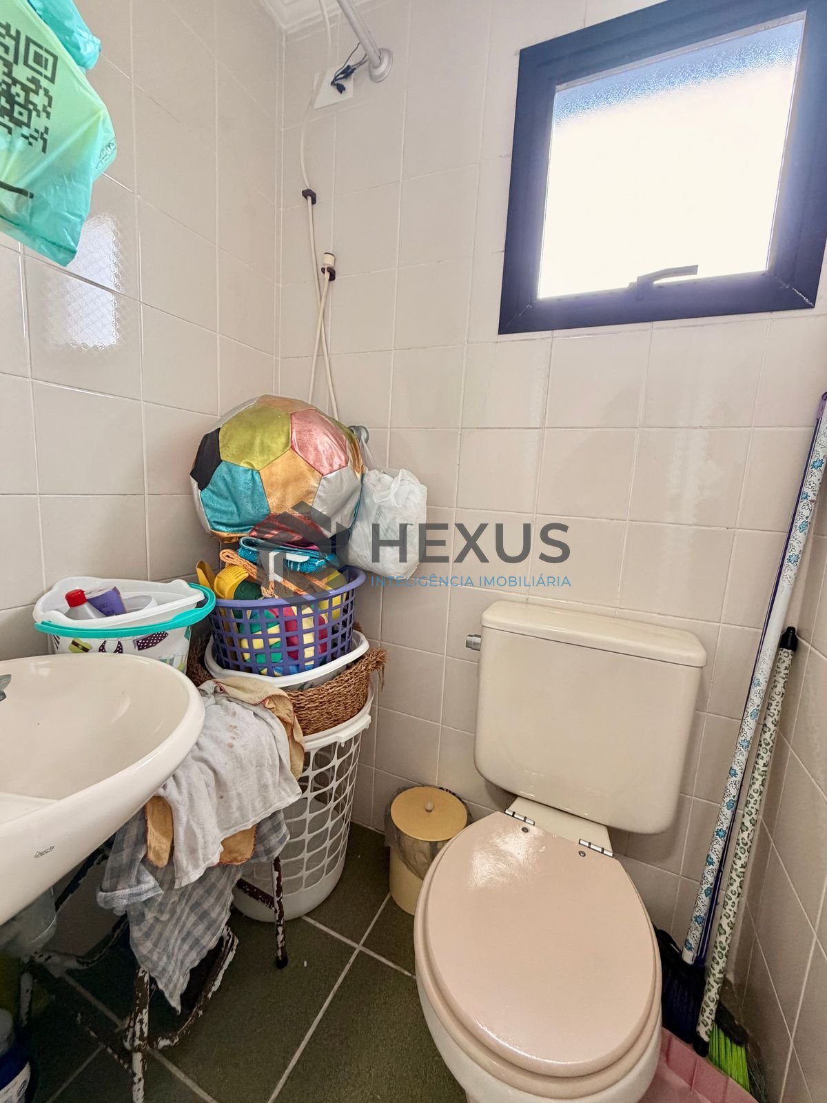 Foto 21 de Apartamento reformado com varanda e lazer no Jardim Astúrias, Guarujá