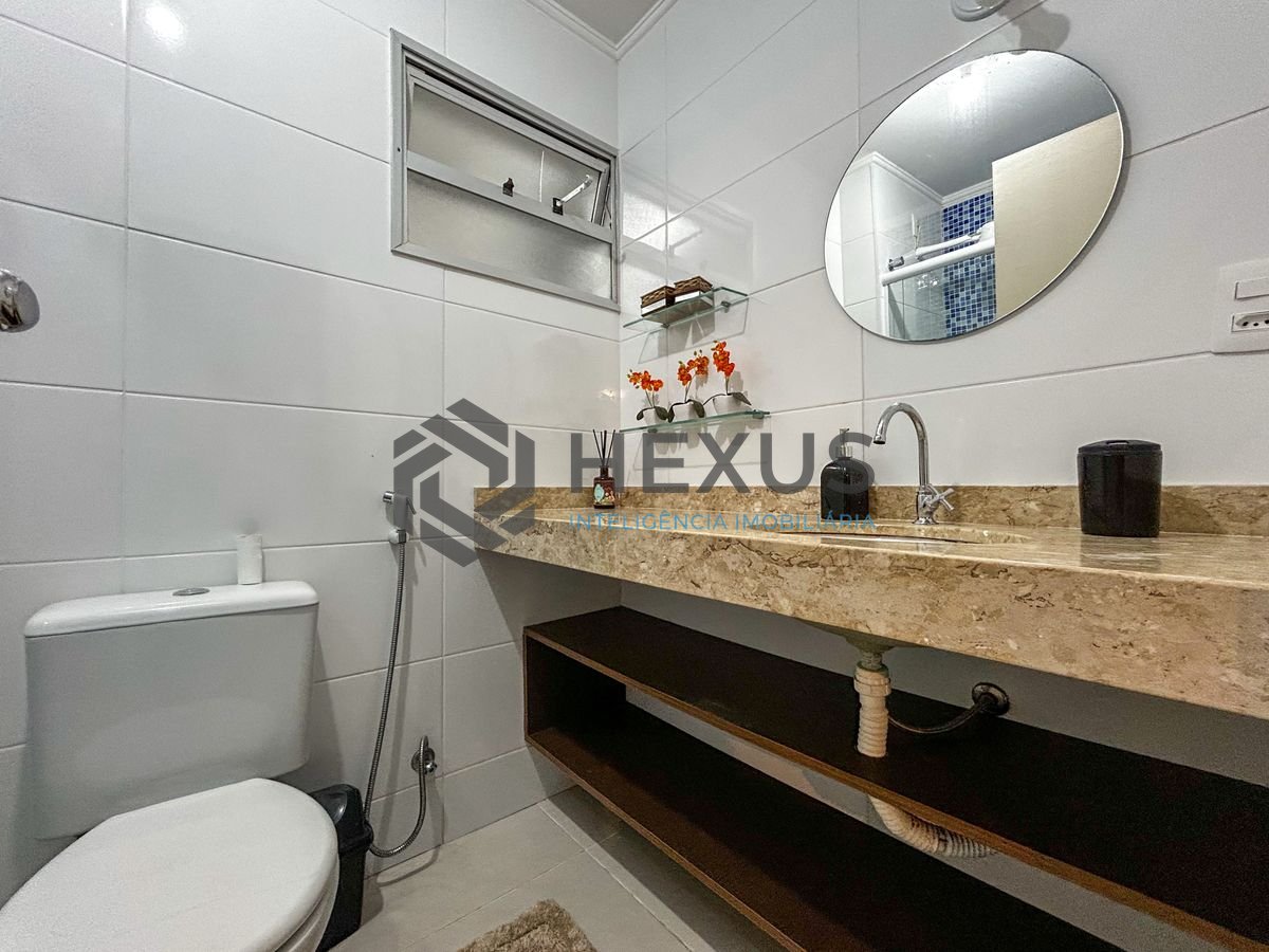Foto 6 de Apartamento com varanda e lazer a 300m da praia na região do Aquário na Enseada, Guarujá