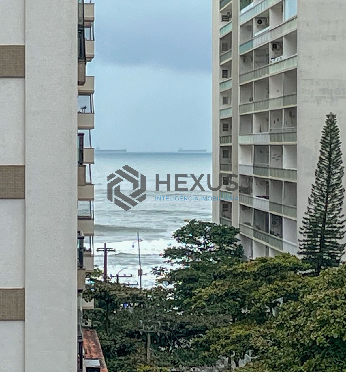 Foto 15 de Apartamento com varanda vista mar e lazer a 2 quadras da praia nas Pitangueiras, Guarujá