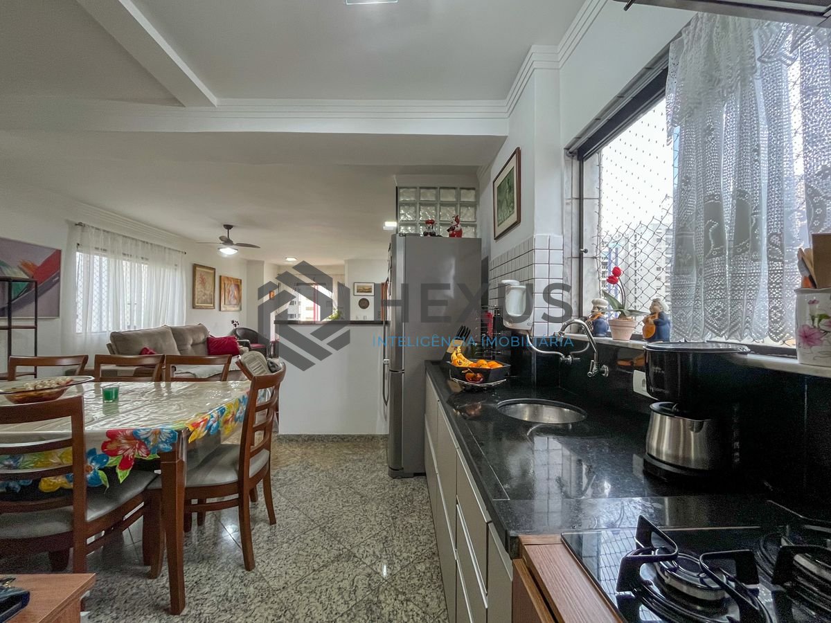Foto 18 de Apartamento com varanda vista mar e lazer a 2 quadras da praia nas Pitangueiras, Guarujá