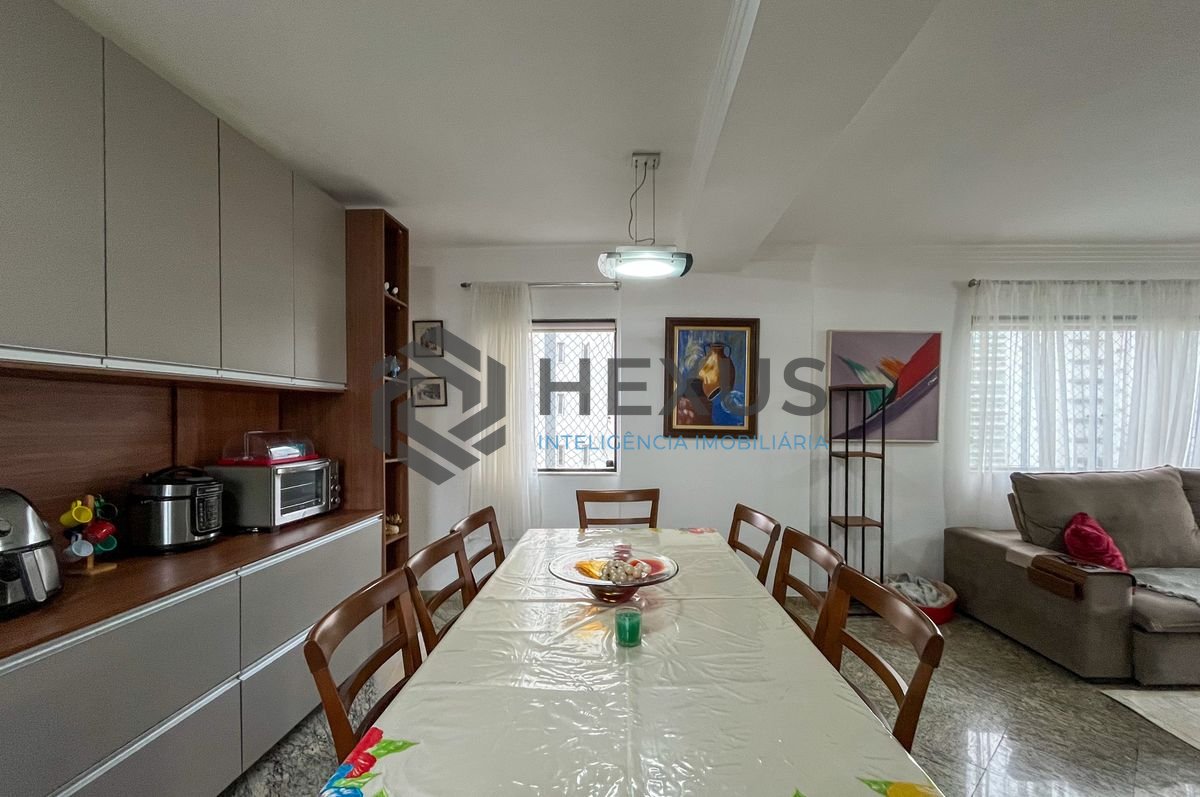 Foto 19 de Apartamento com varanda vista mar e lazer a 2 quadras da praia nas Pitangueiras, Guarujá