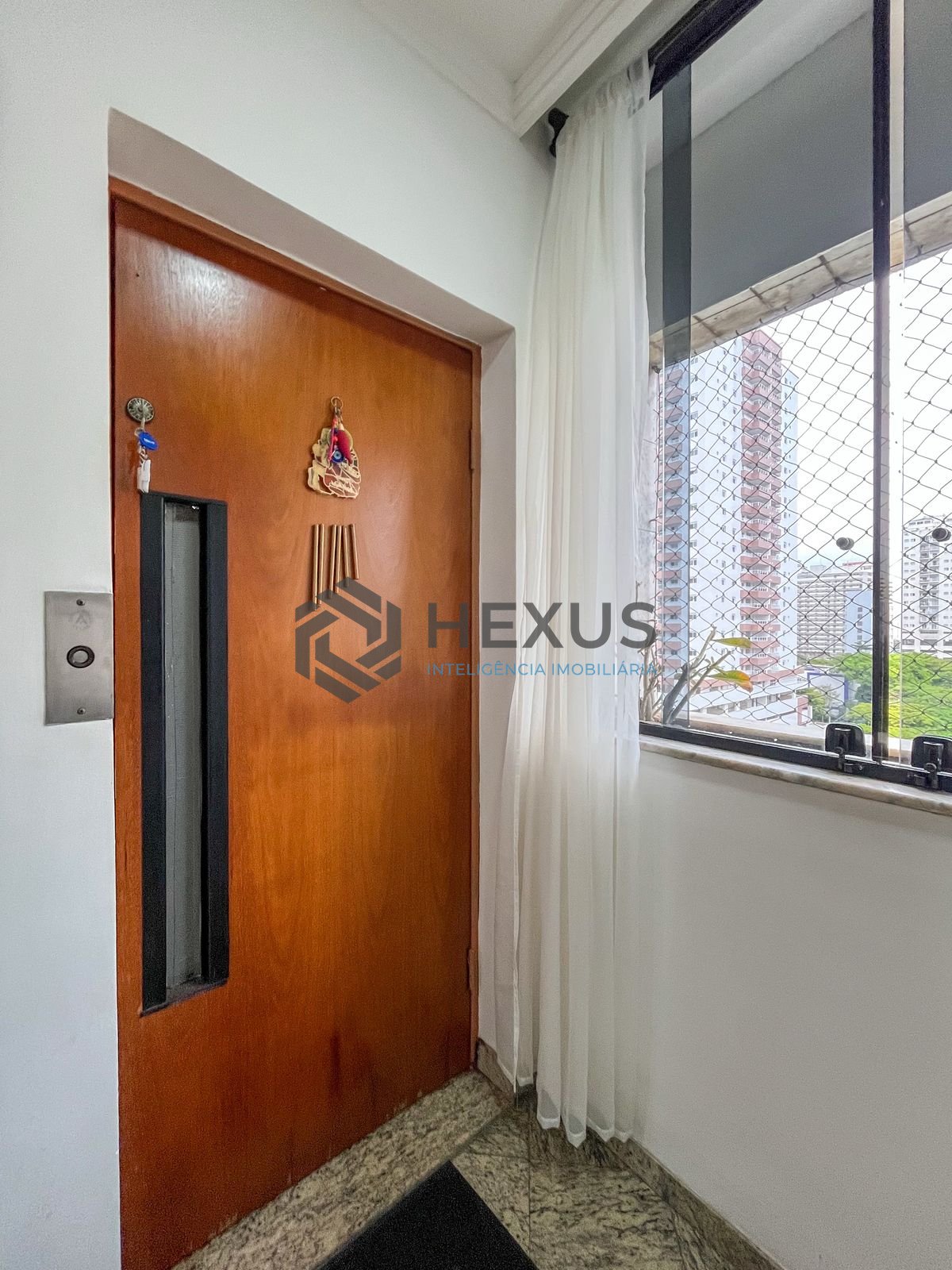 Foto 10 de Apartamento com varanda vista mar e lazer a 2 quadras da praia nas Pitangueiras, Guarujá