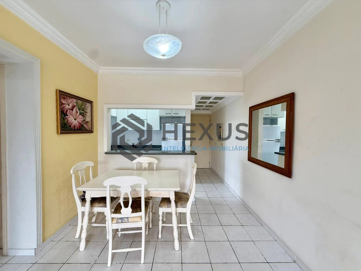 Foto 4 de Apartamento com varanda e lazer a 400m da praia na Enseada, Guarujá