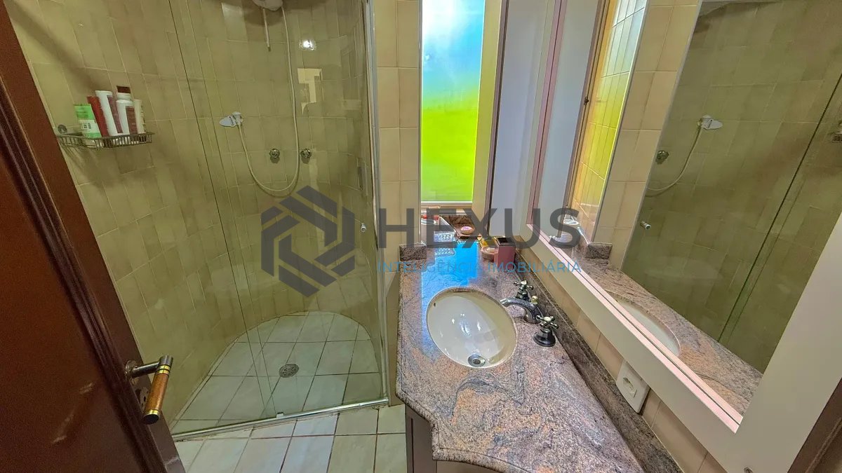 Foto 23 de Apartamento com varanda e lazer a 150m da praia na região da Barra Funda nas Pitangueiras, Guarujá