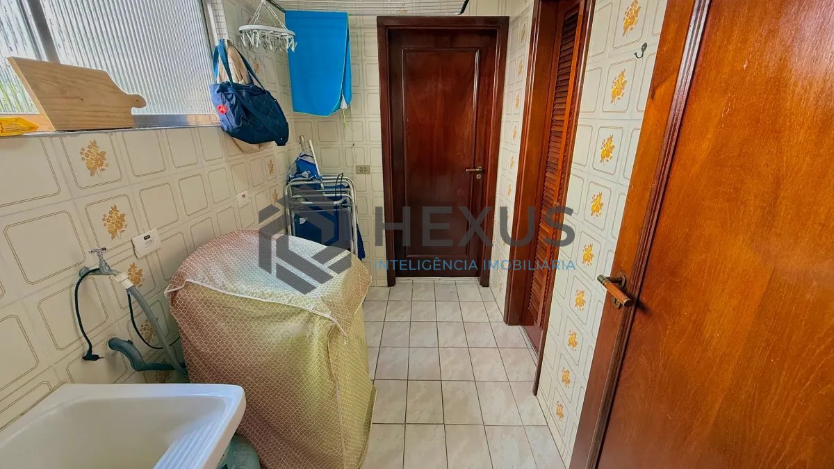 Foto 24 de Apartamento com varanda e lazer a 150m da praia na região da Barra Funda nas Pitangueiras, Guarujá