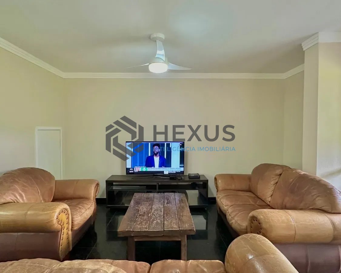 Foto 5 de Apartamento Duplex reformado com varanda e lazer a 600m da praia na Enseada, Guarujá