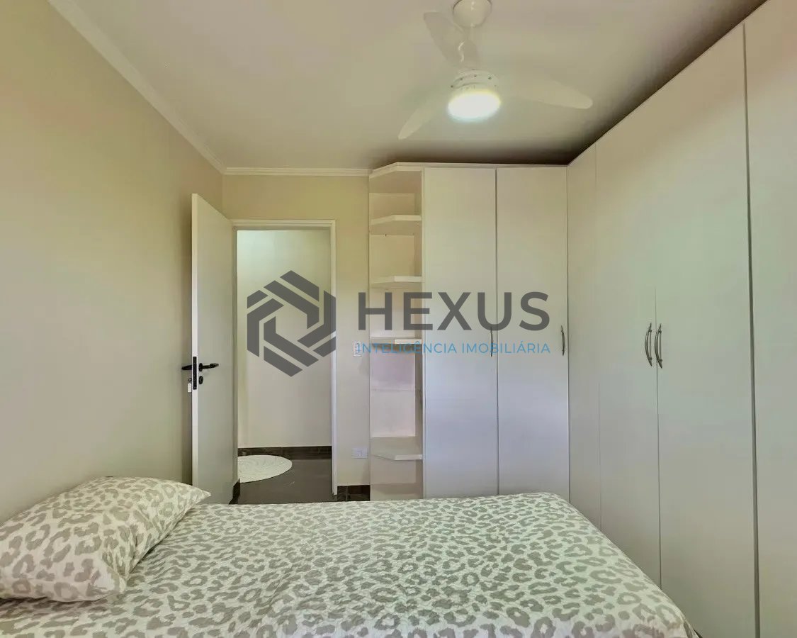 Foto 17 de Apartamento Duplex reformado com varanda e lazer a 600m da praia na Enseada, Guarujá