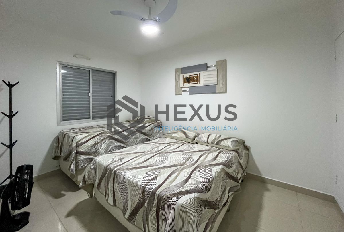 Foto 8 de Apartamento com varanda e lazer a 1 quadra da praia nas Pitangueiras, Guarujá