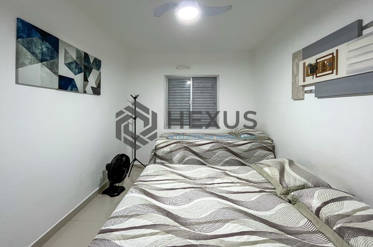 Foto 9 de Apartamento com varanda e lazer a 1 quadra da praia nas Pitangueiras, Guarujá