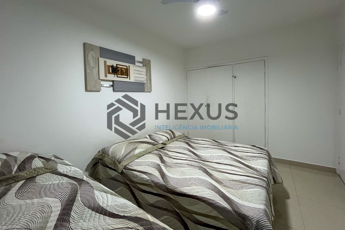 Foto 11 de Apartamento com varanda e lazer a 1 quadra da praia nas Pitangueiras, Guarujá
