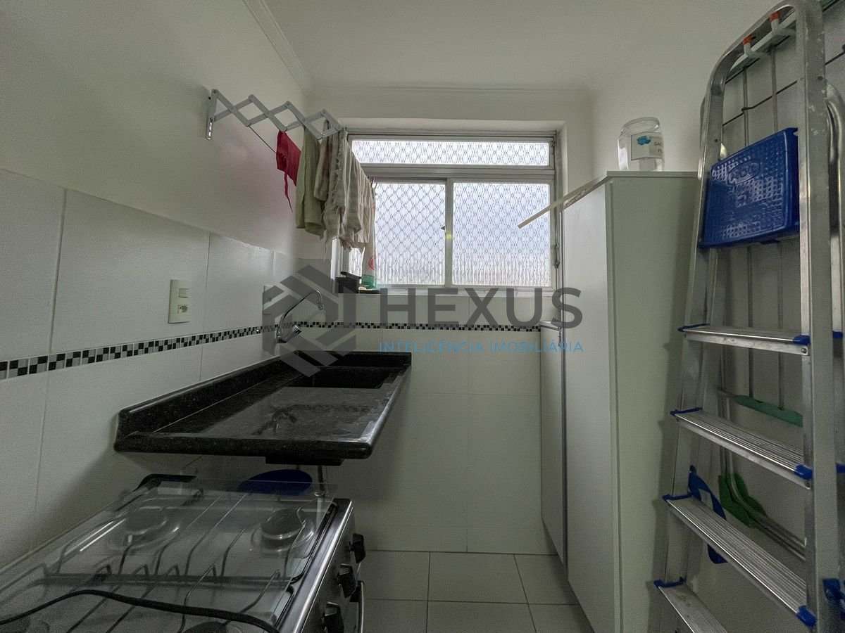 Foto 15 de Apartamento com varanda e lazer a 1 quadra da praia nas Pitangueiras, Guarujá