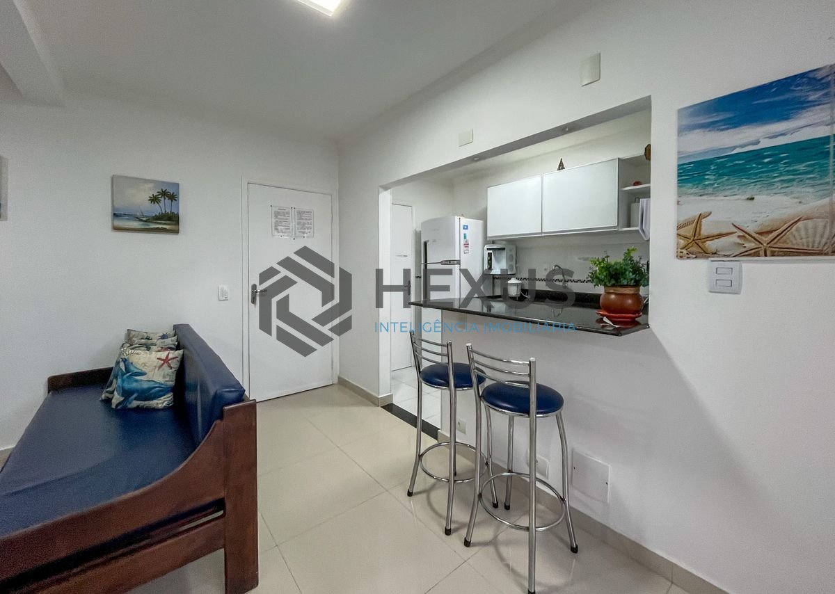 Foto 6 de Apartamento com varanda e lazer a 1 quadra da praia nas Pitangueiras, Guarujá