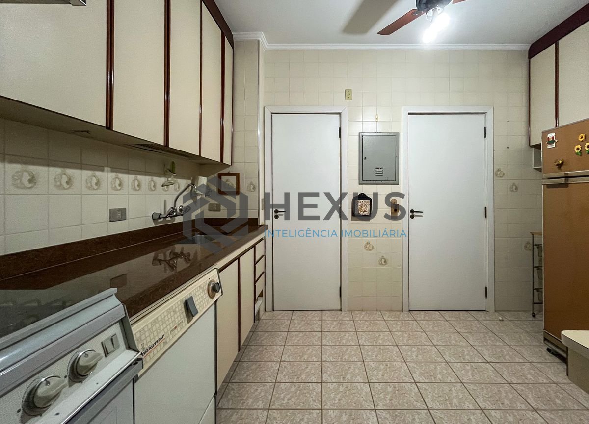 Foto 41 de Apartamento frente mar com varanda vista mar nas Pitangueiras, Guarujá