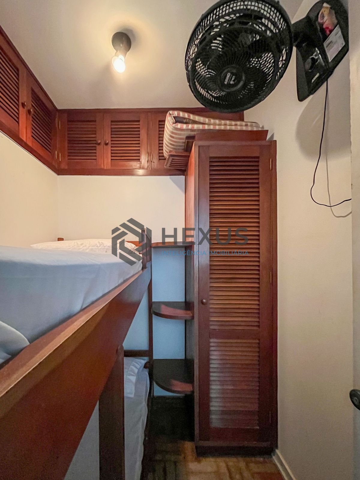 Foto 44 de Apartamento frente mar com varanda vista mar nas Pitangueiras, Guarujá