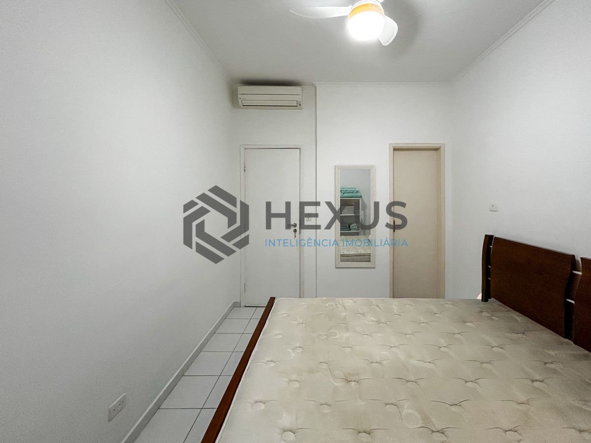 Foto 12 de Apartamento com varanda a 500m da praia na região da Brunella na Enseada, Guarujá