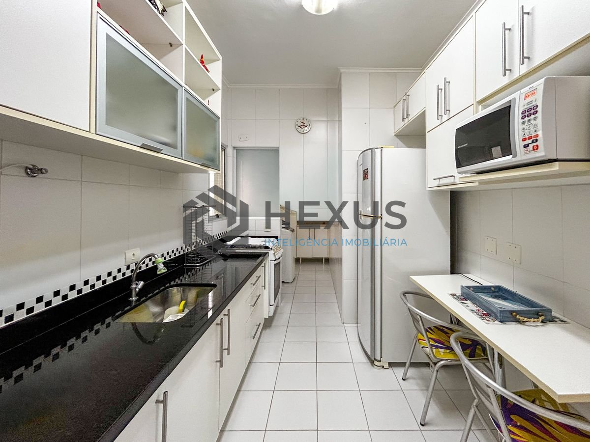 Foto 19 de Apartamento com varanda a 500m da praia na região da Brunella na Enseada, Guarujá