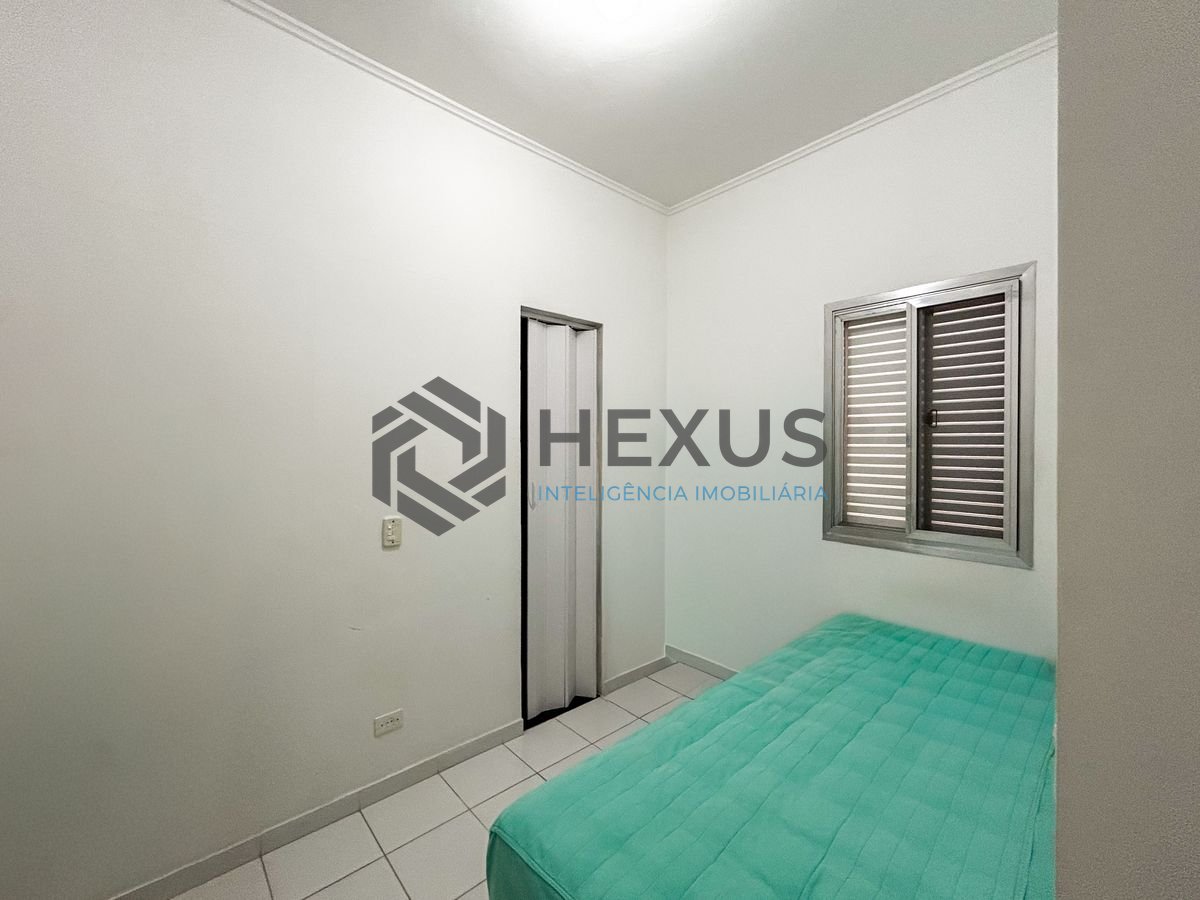 Foto 7 de Apartamento com varanda a 500m da praia na região da Brunella na Enseada, Guarujá