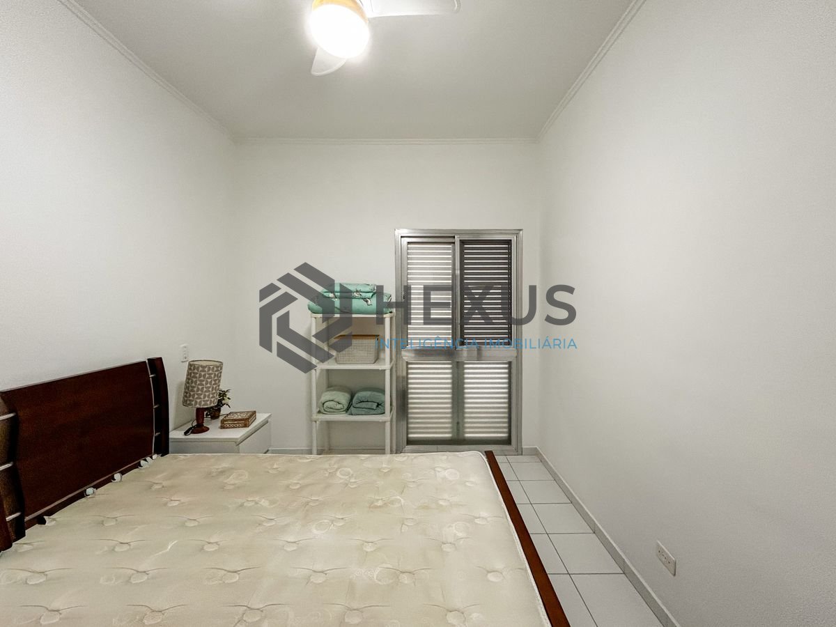 Foto 10 de Apartamento com varanda a 500m da praia na região da Brunella na Enseada, Guarujá
