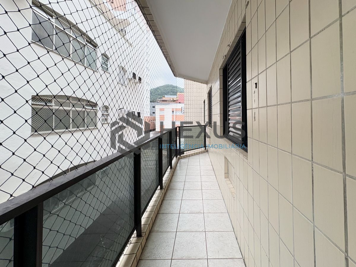 Foto 5 de Apartamento com varanda a 100m da praia na Enseada, Guarujá