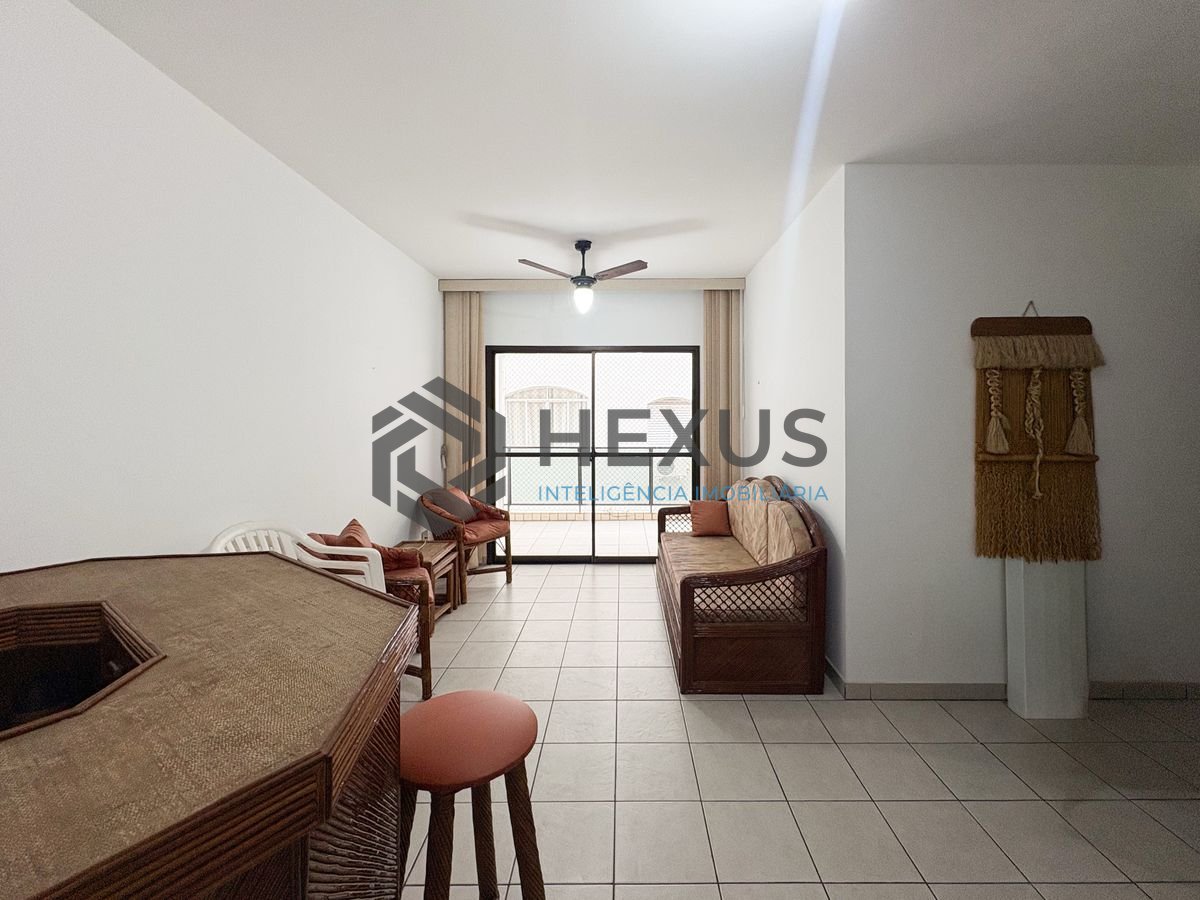 Foto 2 de Apartamento com varanda a 100m da praia na Enseada, Guarujá
