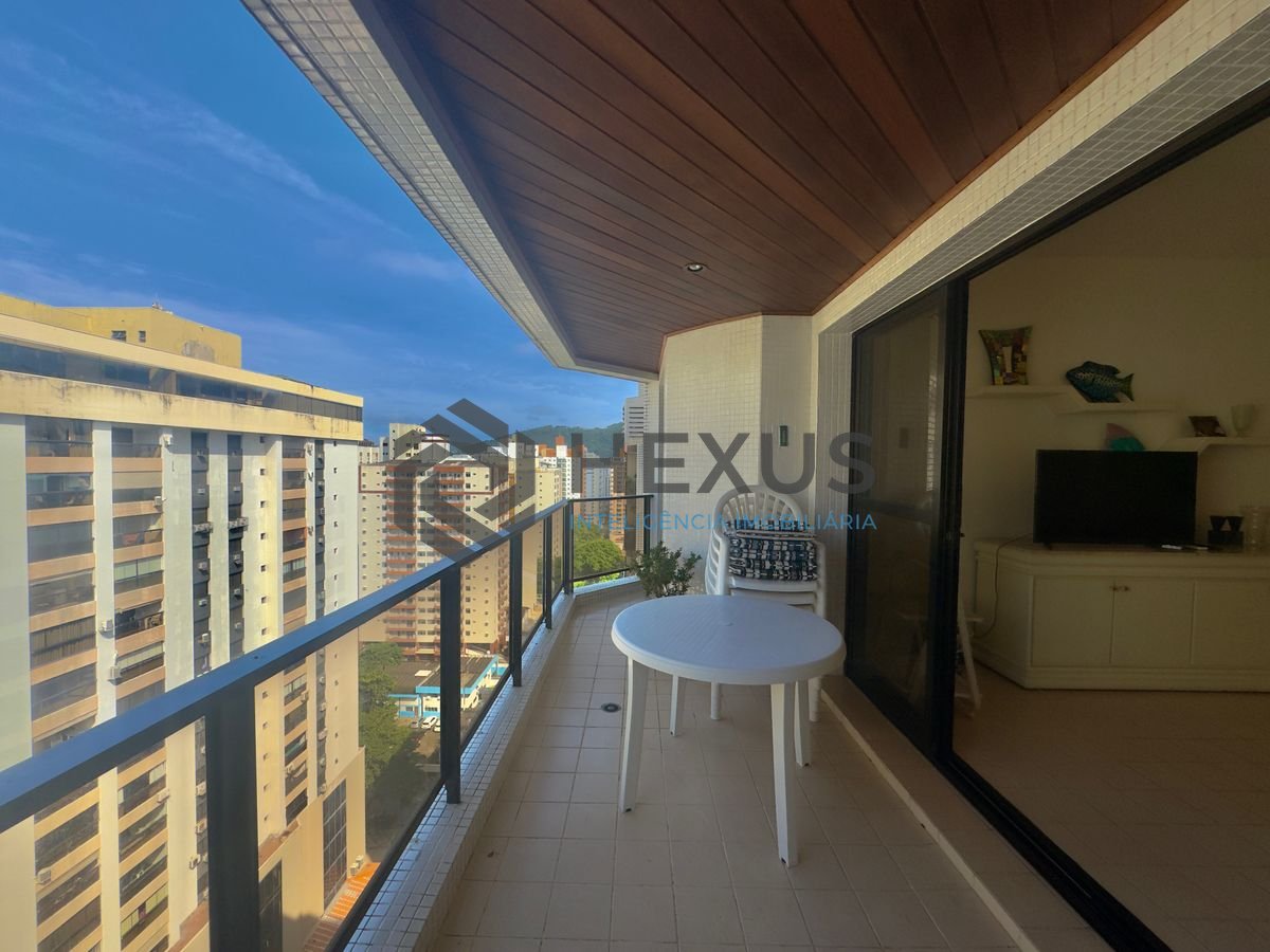 Foto 9 de Apartamento com varanda a 2 quadras da praia nas Pitangueiras, Guarujá