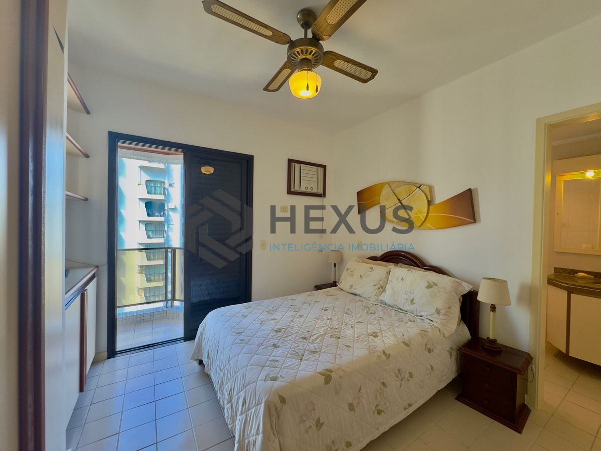 Foto 12 de Apartamento com varanda a 2 quadras da praia nas Pitangueiras, Guarujá