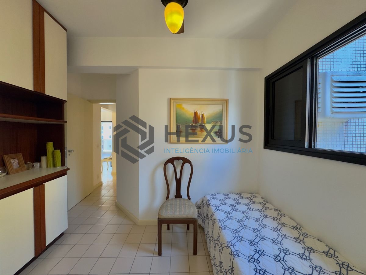 Foto 17 de Apartamento com varanda a 2 quadras da praia nas Pitangueiras, Guarujá