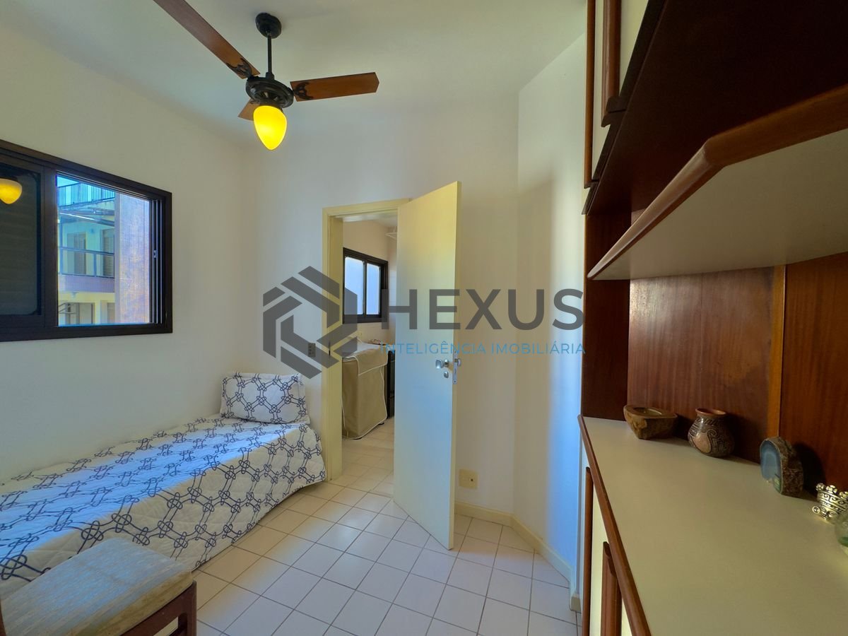 Foto 18 de Apartamento com varanda a 2 quadras da praia nas Pitangueiras, Guarujá