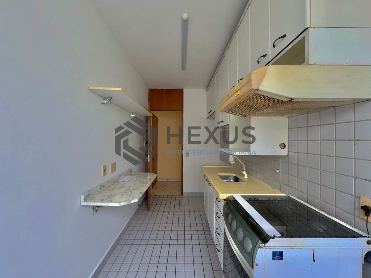 Foto 14 de Apartamento com varanda e lazer na Enseada, Guarujá