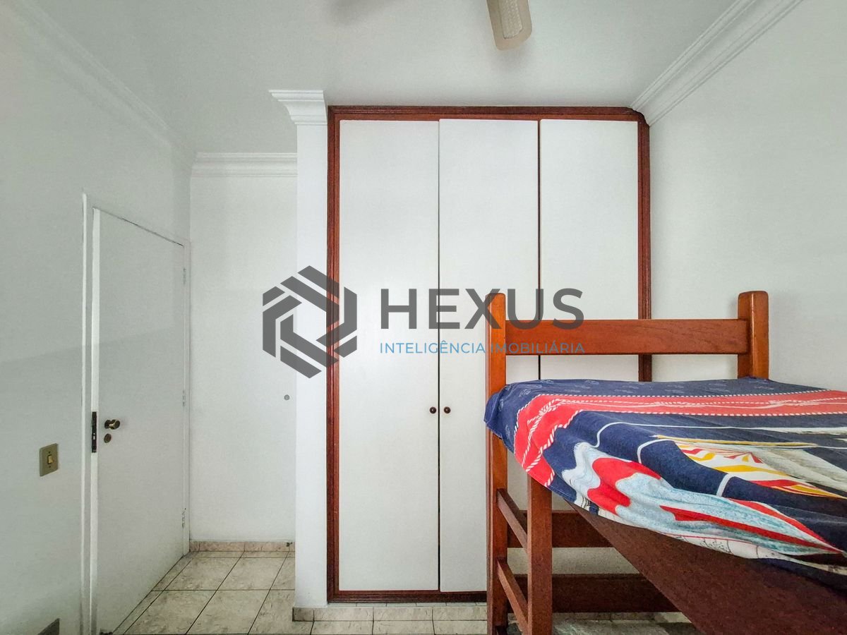 Foto 18 de Apartamento com varanda e lazer a 1 quadra da praia nas Pitangueiras, Guarujá