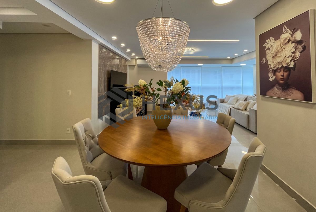 Foto 7 de Apartamento reformado com varanda gourmet e lazer nas Pitangueiras, Guarujá