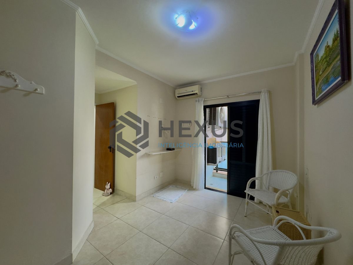 Foto 13 de Flat reformado com varanda gourmet e lazer a 1 quadra da praia nas Pitangueiras, Guarujá