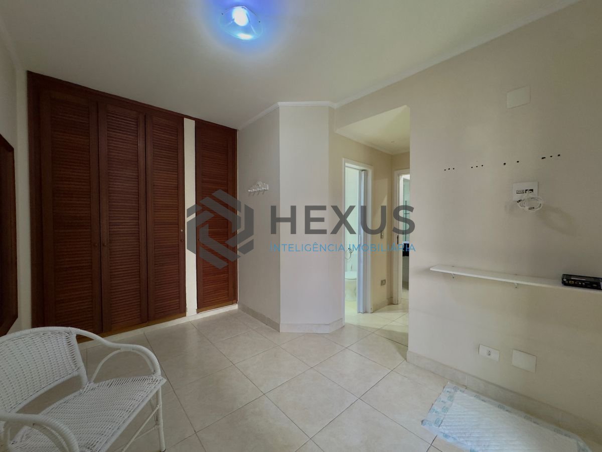 Foto 14 de Flat reformado com varanda gourmet e lazer a 1 quadra da praia nas Pitangueiras, Guarujá
