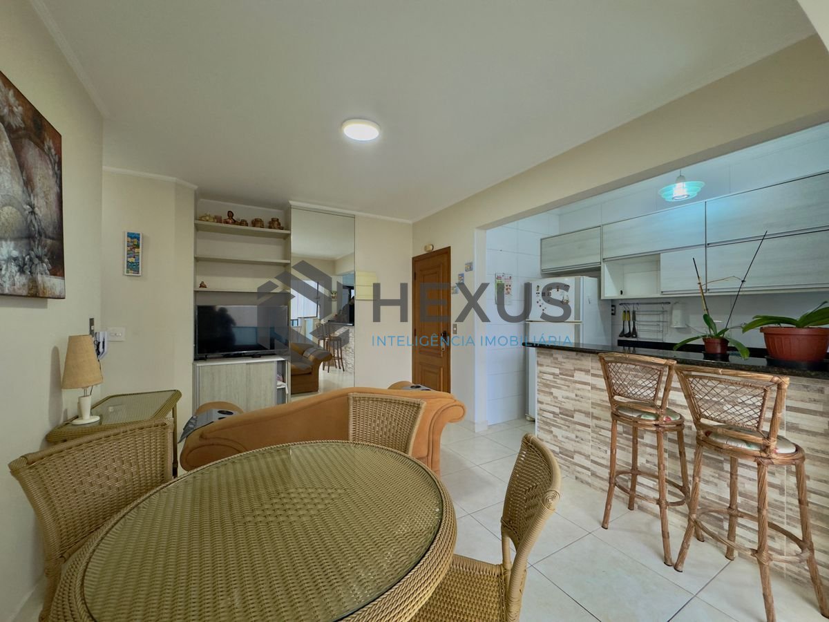 Foto 7 de Flat reformado com varanda gourmet e lazer a 1 quadra da praia nas Pitangueiras, Guarujá