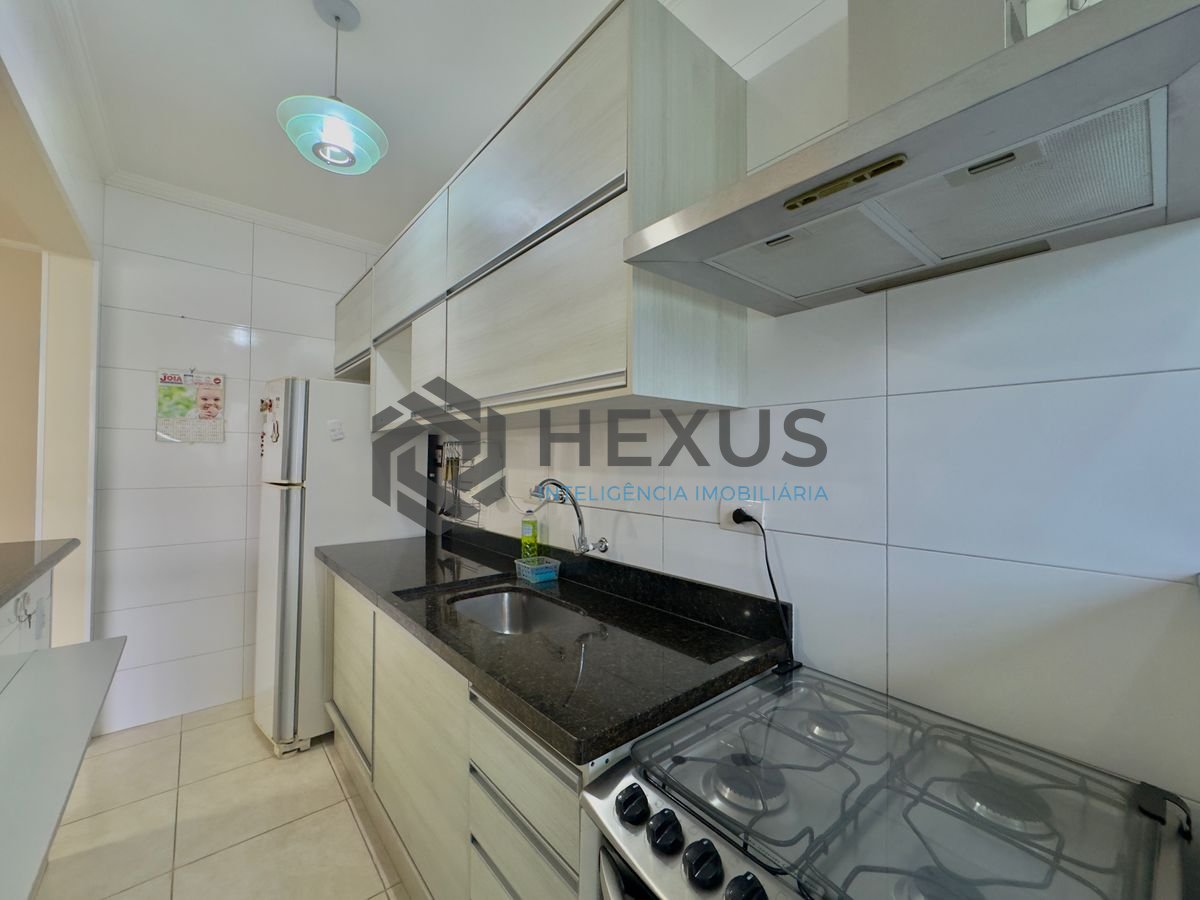 Foto 9 de Flat reformado com varanda gourmet e lazer a 1 quadra da praia nas Pitangueiras, Guarujá