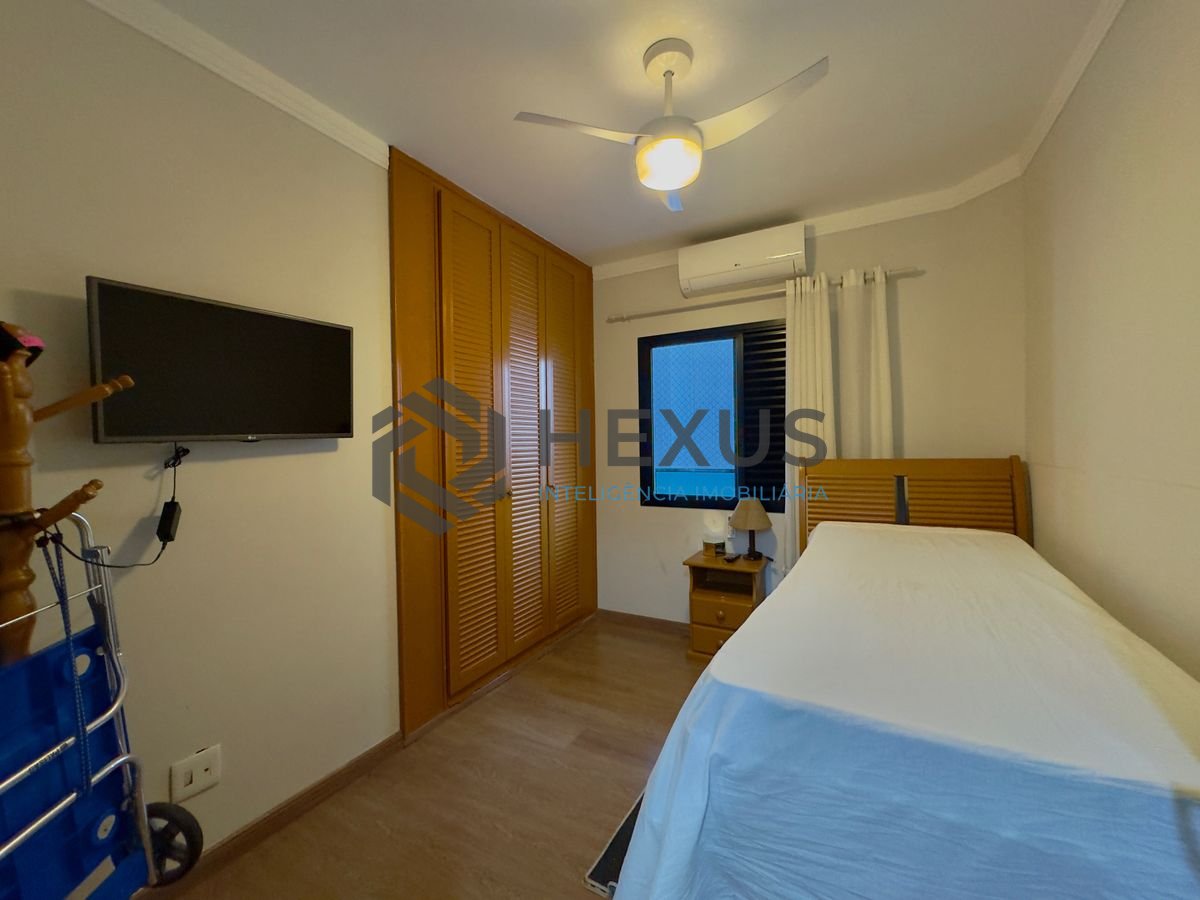 Foto 13 de Flat reformado com varanda gourmet e lazer a 1 quadra da praia nas Pitangueiras, Guarujá