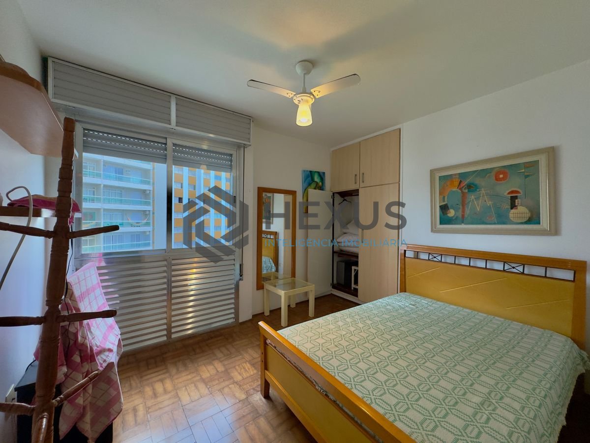 Foto 9 de Apartamento reformado frente mar com varanda vista mar e lazer nas Pitangueiras, Guarujá