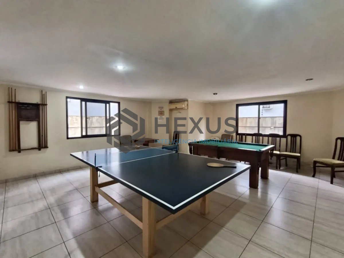 Foto 20 de Apartamento reformado com varanda e lazer a 600m da praia na Enseada, Guarujá